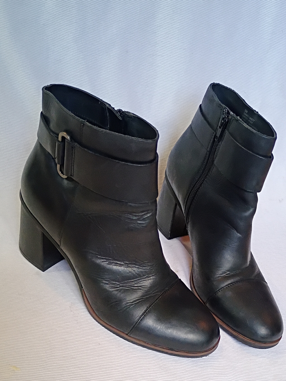 Korks Women's Block Heel Ankle Boot